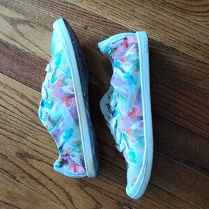 Roxy brightly colored designs